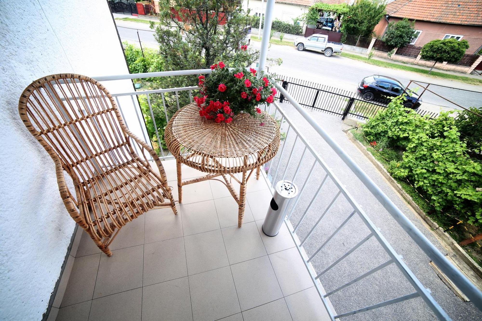 Villa Elena Yanoshi Exterior foto