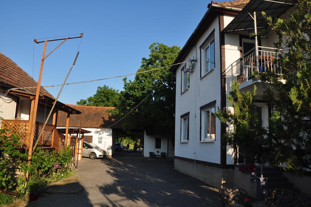 Villa Elena Yanoshi Exterior foto